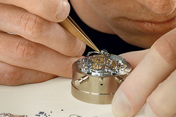 广州劳力士月相表官方售后维修地址